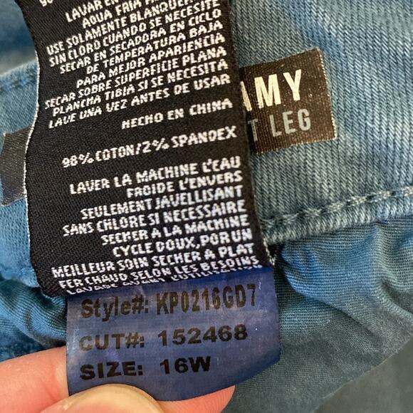 KUT From The Kloth Women's Amy High Rise Crop Straight Leg Jean Size 16W - Picture 8 of 11